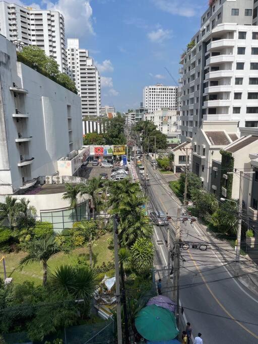 Delightful Condo In Central Location At Sukhumvit 49 Бангкок Экстерьер фото