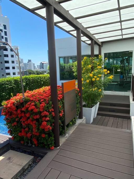 Delightful Condo In Central Location At Sukhumvit 49 Бангкок Экстерьер фото