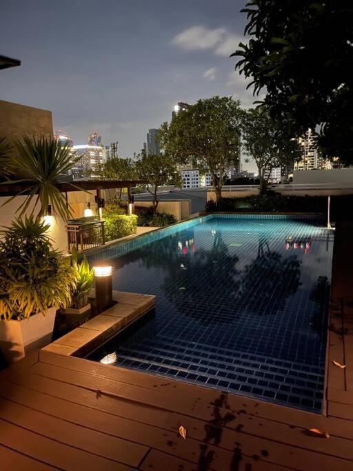 Delightful Condo In Central Location At Sukhumvit 49 Бангкок Экстерьер фото